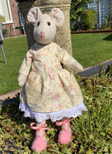 Load image into Gallery viewer, Rosehip the Mouse